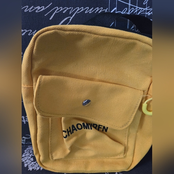 Yellow Satchel Sports Bag - Picture 2 of 4